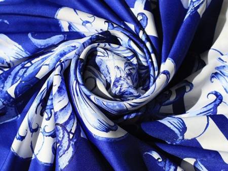 Русский платок в стиле "Гжель"