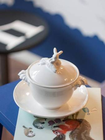 Бульонница "Кролик - Везунчик" с тарелкой, 425 мл, Белый Бульонница "Кролик - Везунчик" с тарелкой, 425 мл, Белый