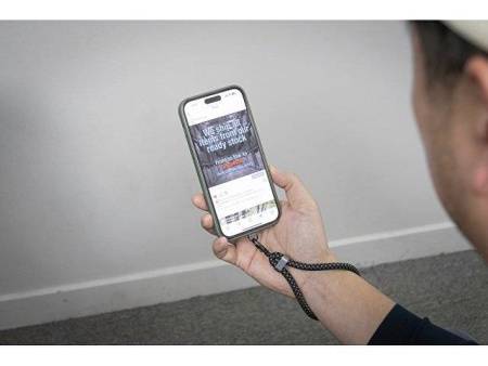 Ремешок-держатель для телефона с зарядным кабелем USB-C - USB-C «Lany Wristband Charge Eco», серый