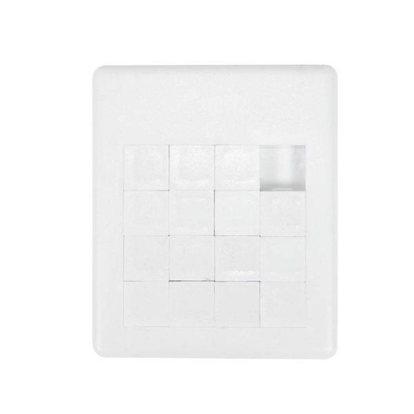 Игра  "Пятнашки" 16+, 9х7,6х0,6 см, пластик