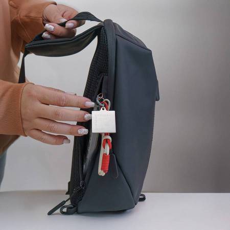 Сумка на плечо  водостойкая "Sling", чёрный, 33 х 18 х11 см, 100%  полиуретан