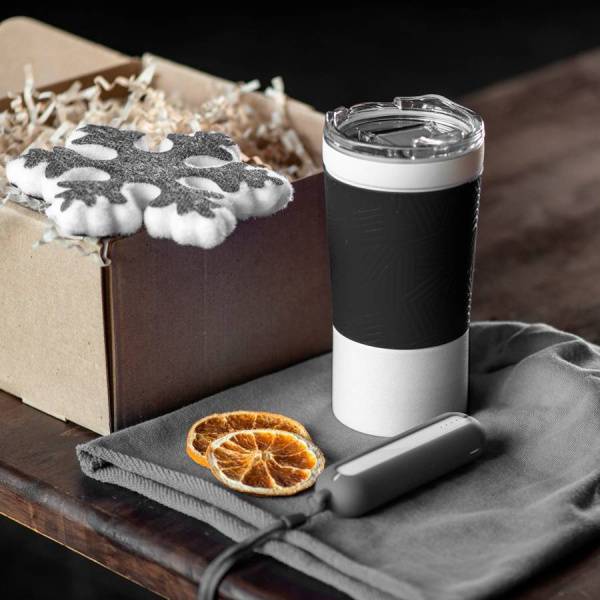 Набор ACTIONLIFE: термокружка, шапка, украшение, зарядное устройство, коробка