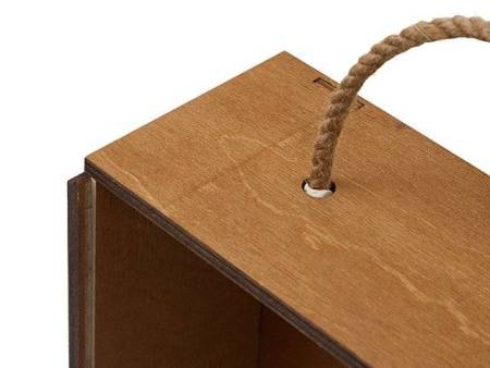 Подарочная коробка из фанеры Constellation 330х220х100 мм, фанера 6 мм, крышка на выдвижных пазах черная ЛХДФ 3 мм, бечевка Подарочная коробка из фанеры Constellation 330х220х100 мм, фанера 6 мм, крышка на выдвижных пазах черная ЛХДФ 3 мм, бечевка