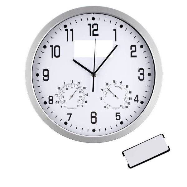 Часы настенные Insert2