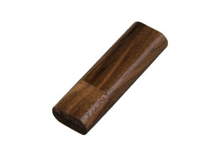 USB 2.0- флешка на 16 Гб эргономичной прямоугольной формы с округленными краями