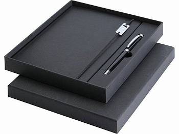 Набор Legato Elegance из блокнота формата А5 в твердой обложке и ручки-роллера, черный/черный
